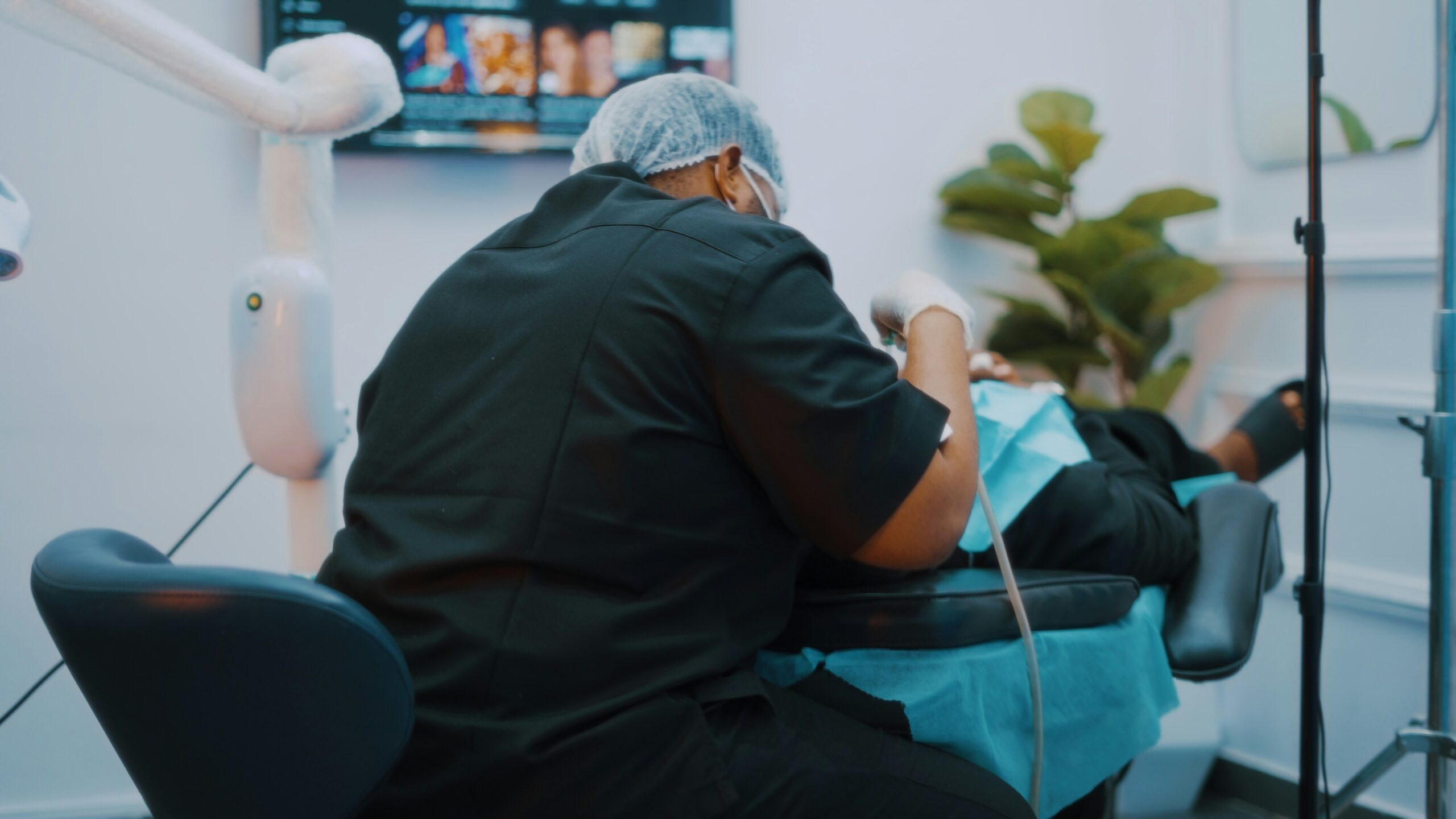 What to Expect During a Dental Cleaning: A Comprehensive Guide