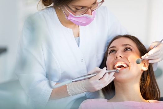 How to choose the right dentist in Lakeland, FL, with tips for checking credentials, reviews, services, location, and patient comfort.